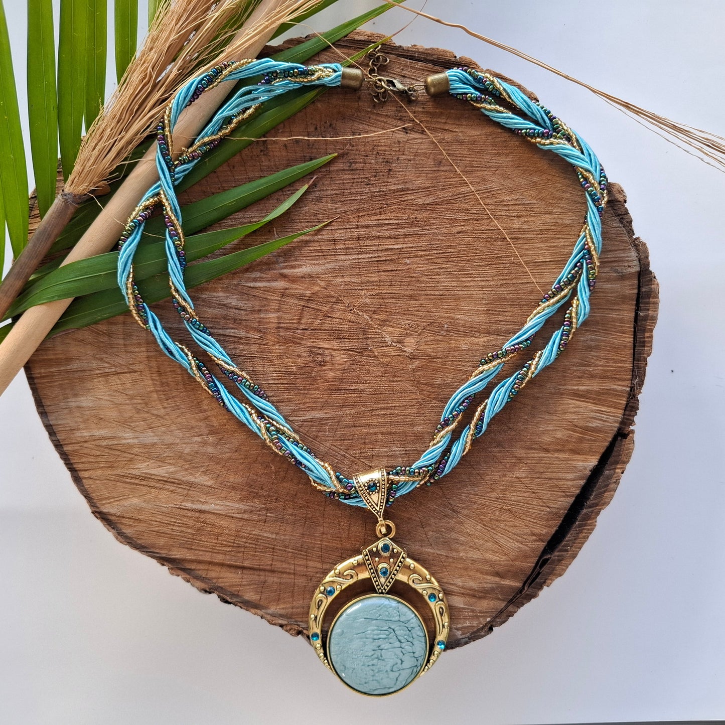 Beaded necklace 224