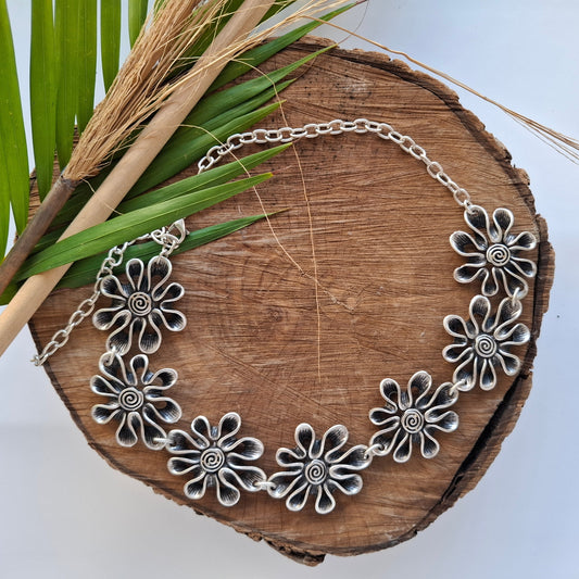 Silver-tone necklace 219