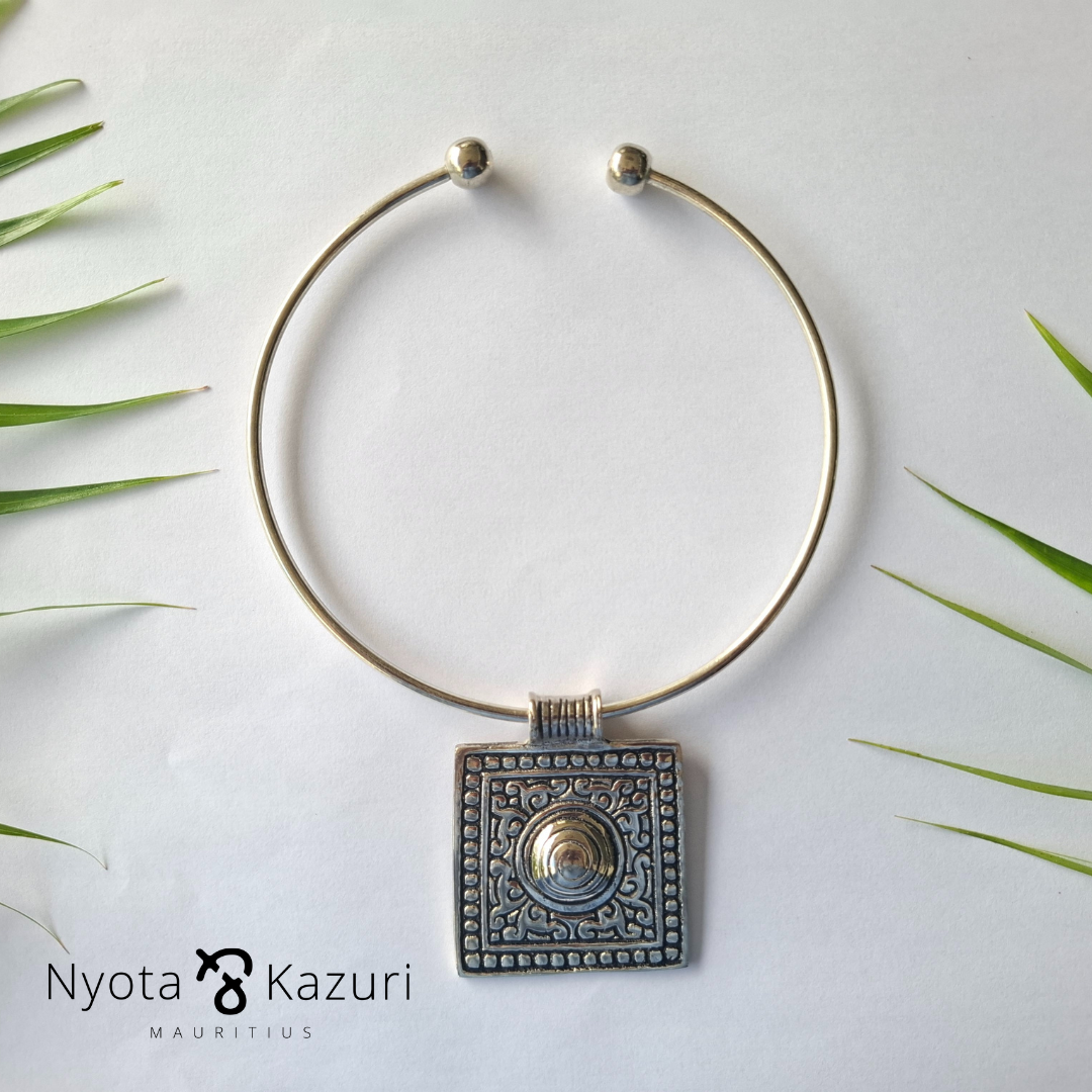 Brass necklace 233