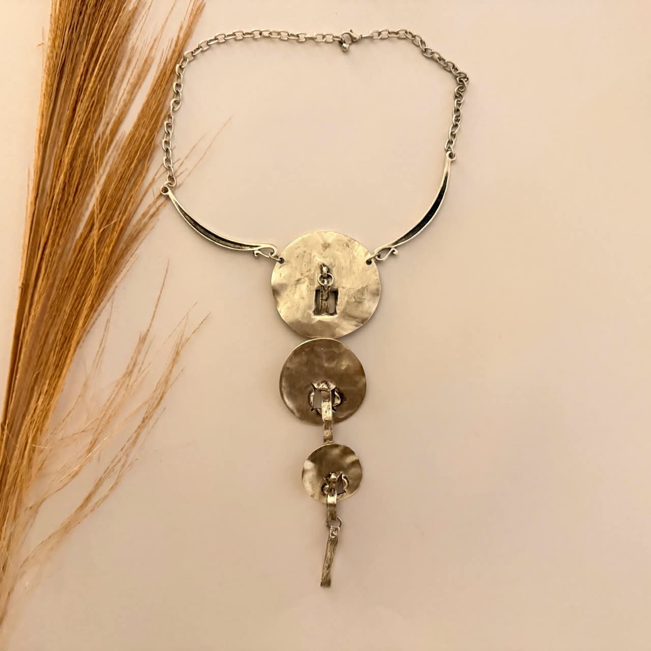 Silver-tone necklace 246