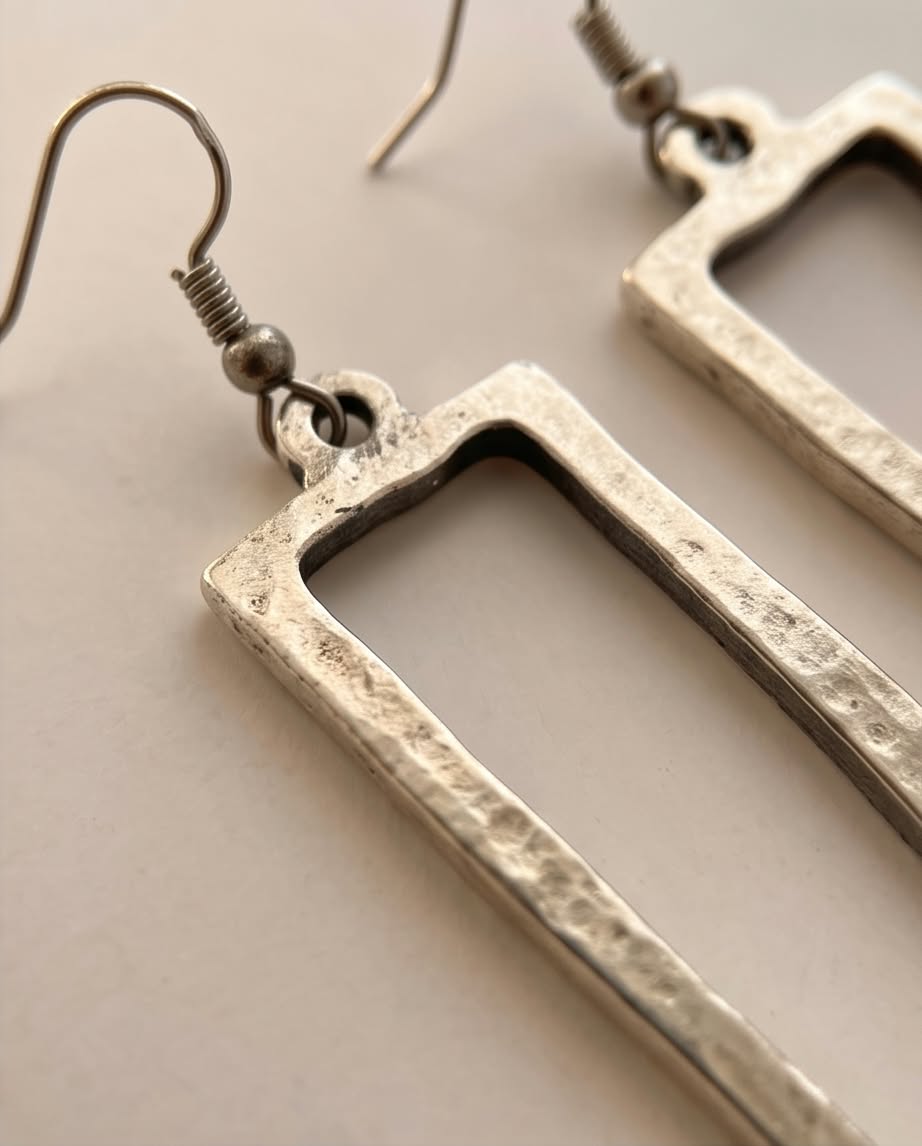 Silver-tone earrings 422